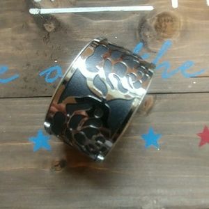 Claire's Cuff Black With Flowers